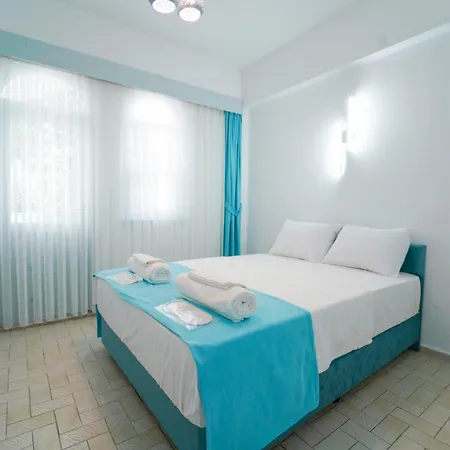 Royal Beach Hotel 5*